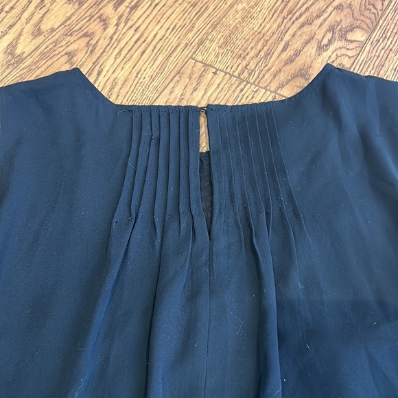 Beautiful Ann Taylor blouse - small - Picture 6 of 6